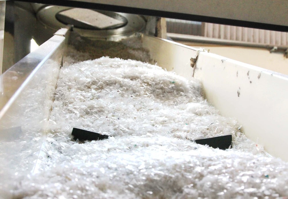 Sustainability-waste-conveyor-that-has-been-washed-in-the-SMPL-recycling-process